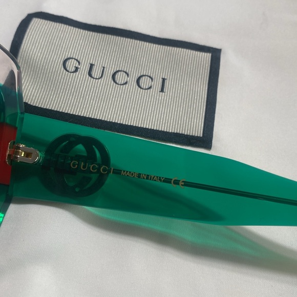 GUCCI SUNGLASSES GREEN ๐ฅโค๏ธ LIKE NEW
Authentic ๐ฅ - Picture 8 of 10